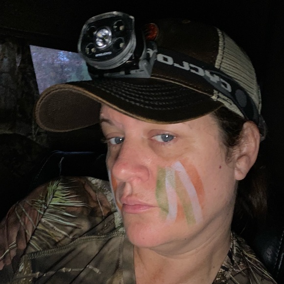 Meet your Posher, Christy - Picture 2 of 2